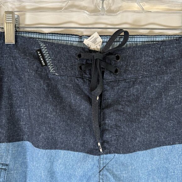 Oakley Swim Trunks Men's Medium Blue Striped Drawstring Pocket Hook Eye - Picture 3 of 8